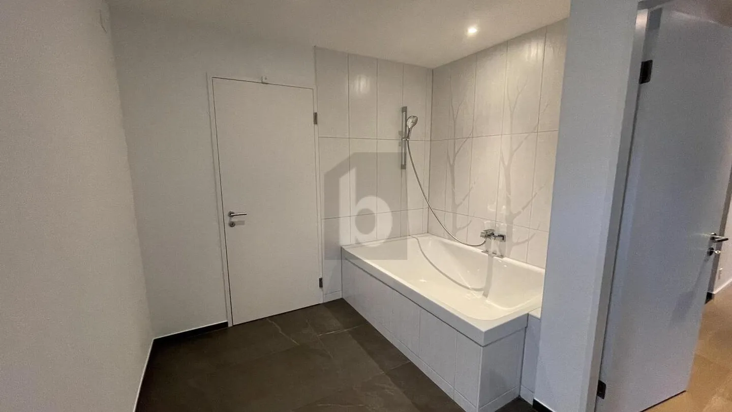 HELL UND MODERN, DIREKT AM RHEIN - Foto 4 von 6