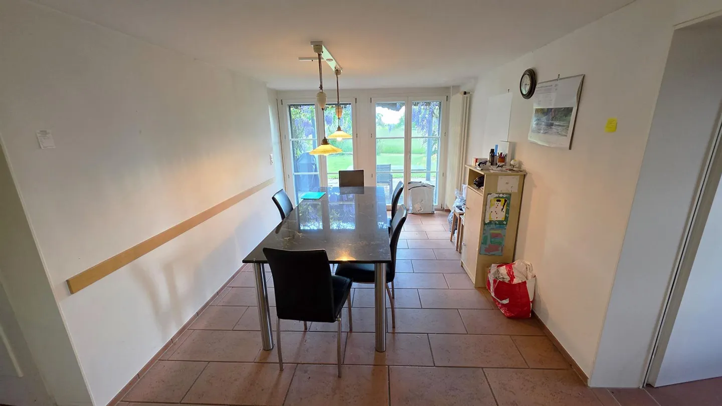Farmhouse in idyllic location with 2 apartments and development potential - Photo 7 of 10