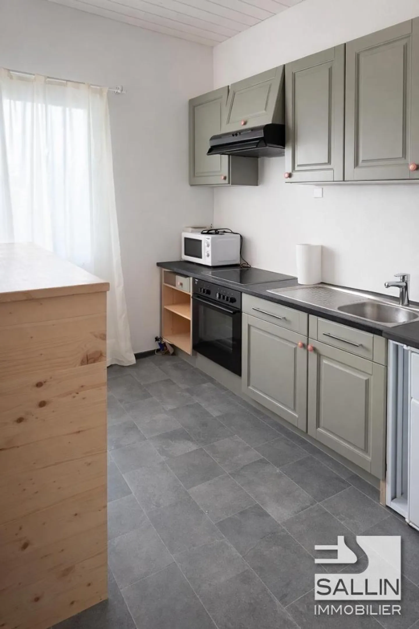 Industrielle Halle von ca. 445 m² mit 5-Zimmer-Wohnung - Foto 10 von 11