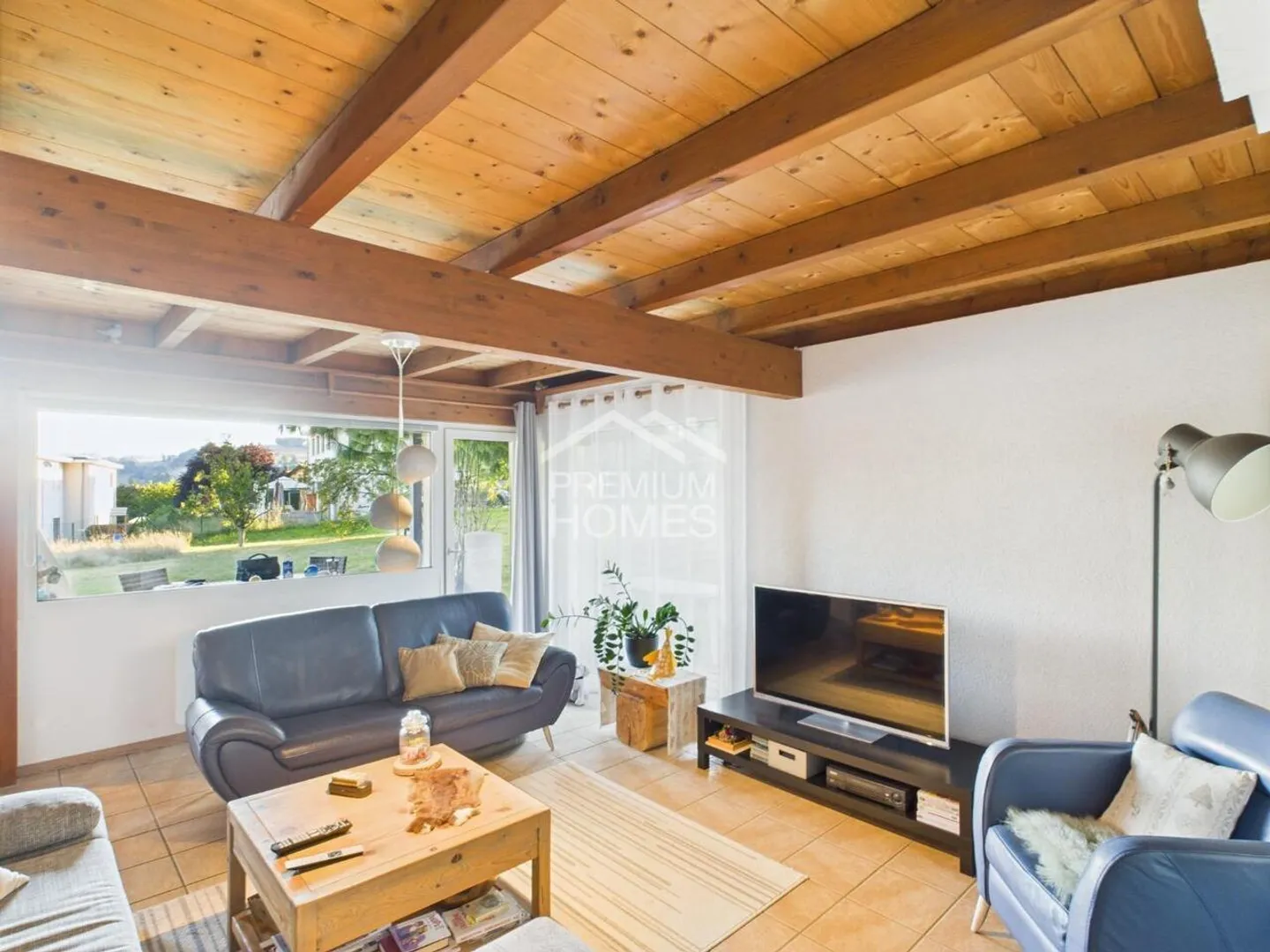 Geräumiges Einfamilienhaus mit Garten in ruhiger Lage in Mou - Foto 2 von 8