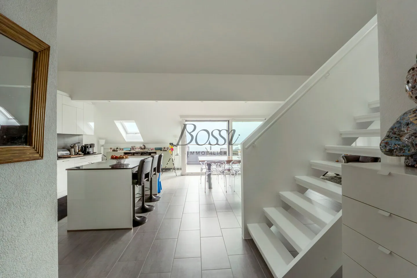 A 8 mn de la gare de Rolle, attique avec vue lac-Alpes-vignobles - Photo 3 sur 13