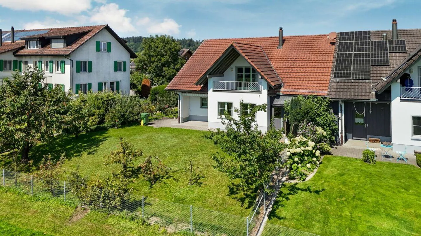 Paix, Nature et Beaucoup d'Espace - Maison Individuelle de 6.5 Pièces en Bordure de la Zone Agricole - Photo 2 sur 27