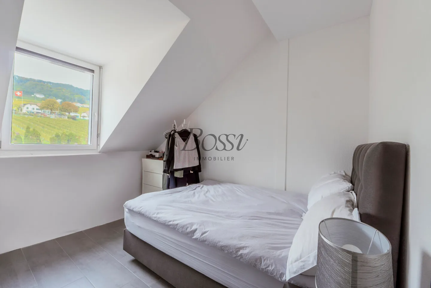 A 8 mn de la gare de Rolle, attique avec vue lac-Alpes-vignobles - Photo 11 sur 13