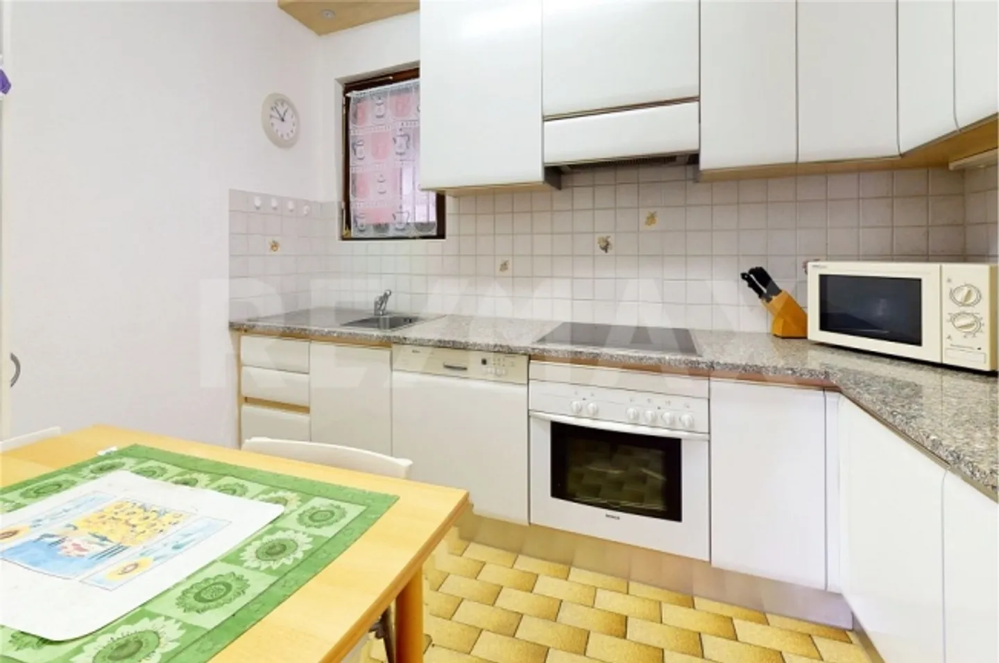 «4.5 Room furnished apartment» - Photo 9 sur 13