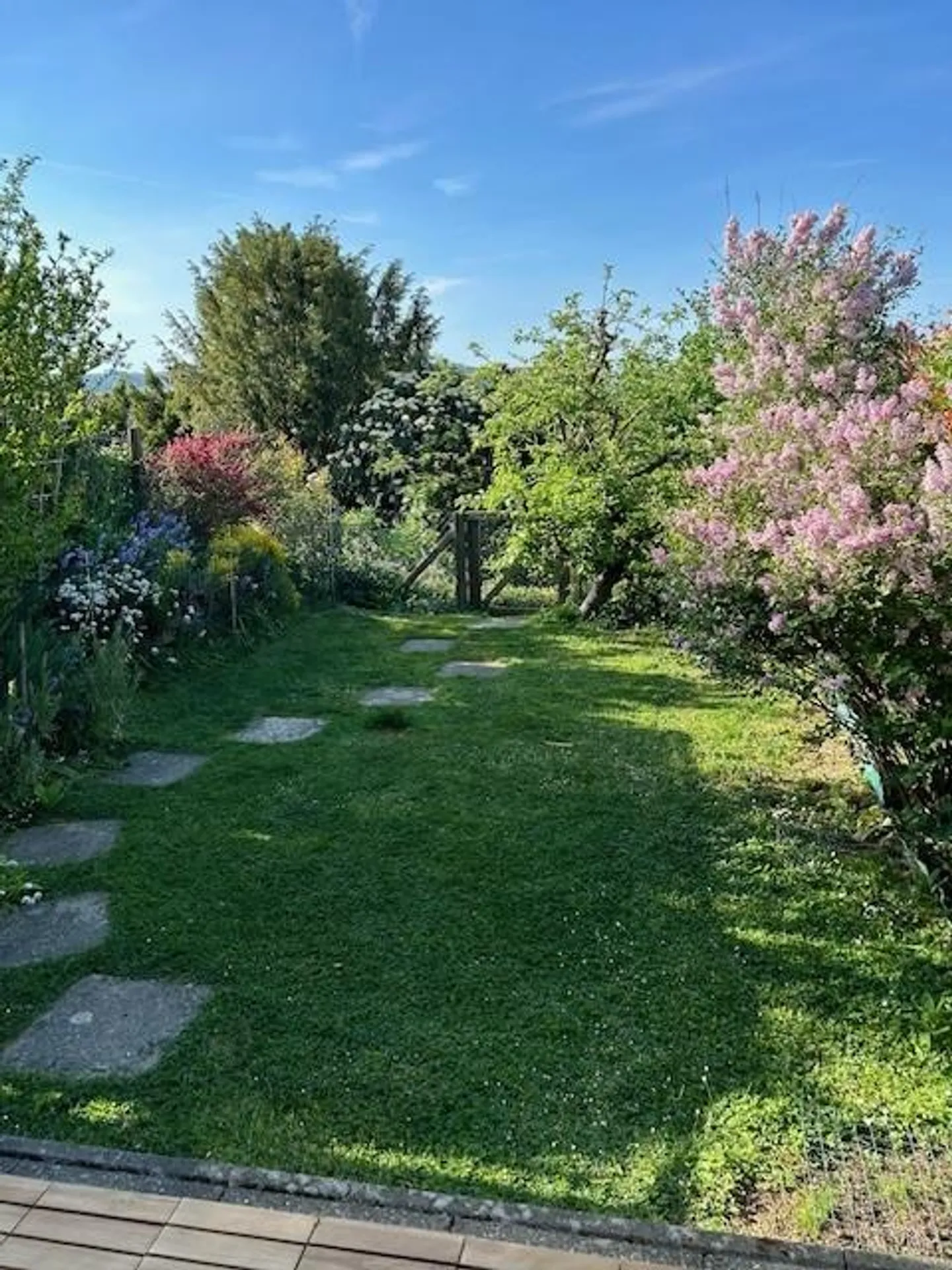 Charmantes 4.5-Zimmer-Reihenhaus in Bolligen – Mit Aussicht und Garten - Photo 1 of 17
