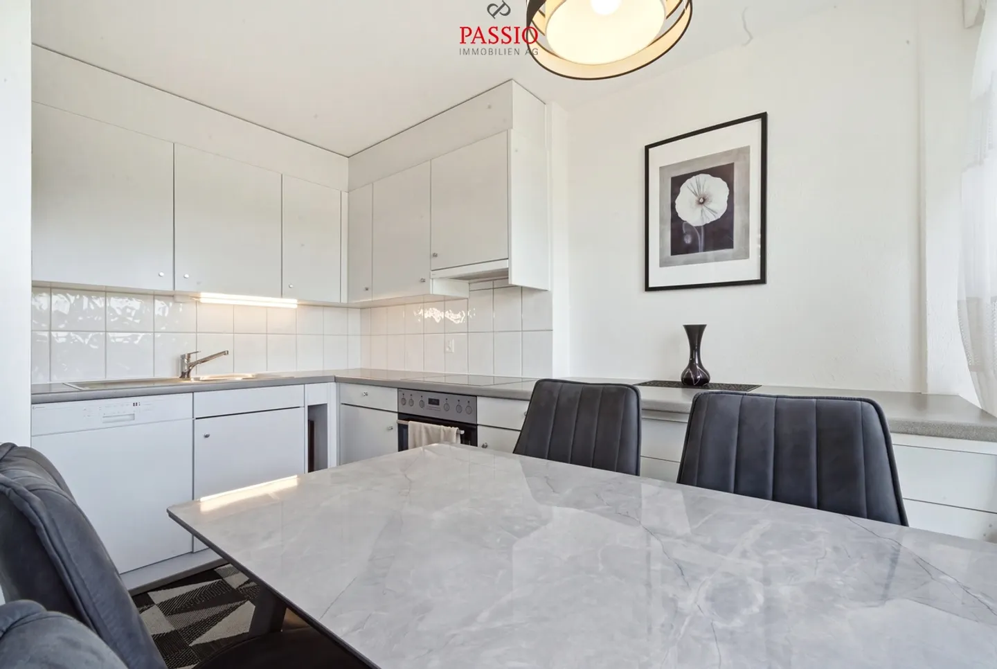 Central & well-maintained 4.5-room apartment with unobstructed views - Photo 4 of 13