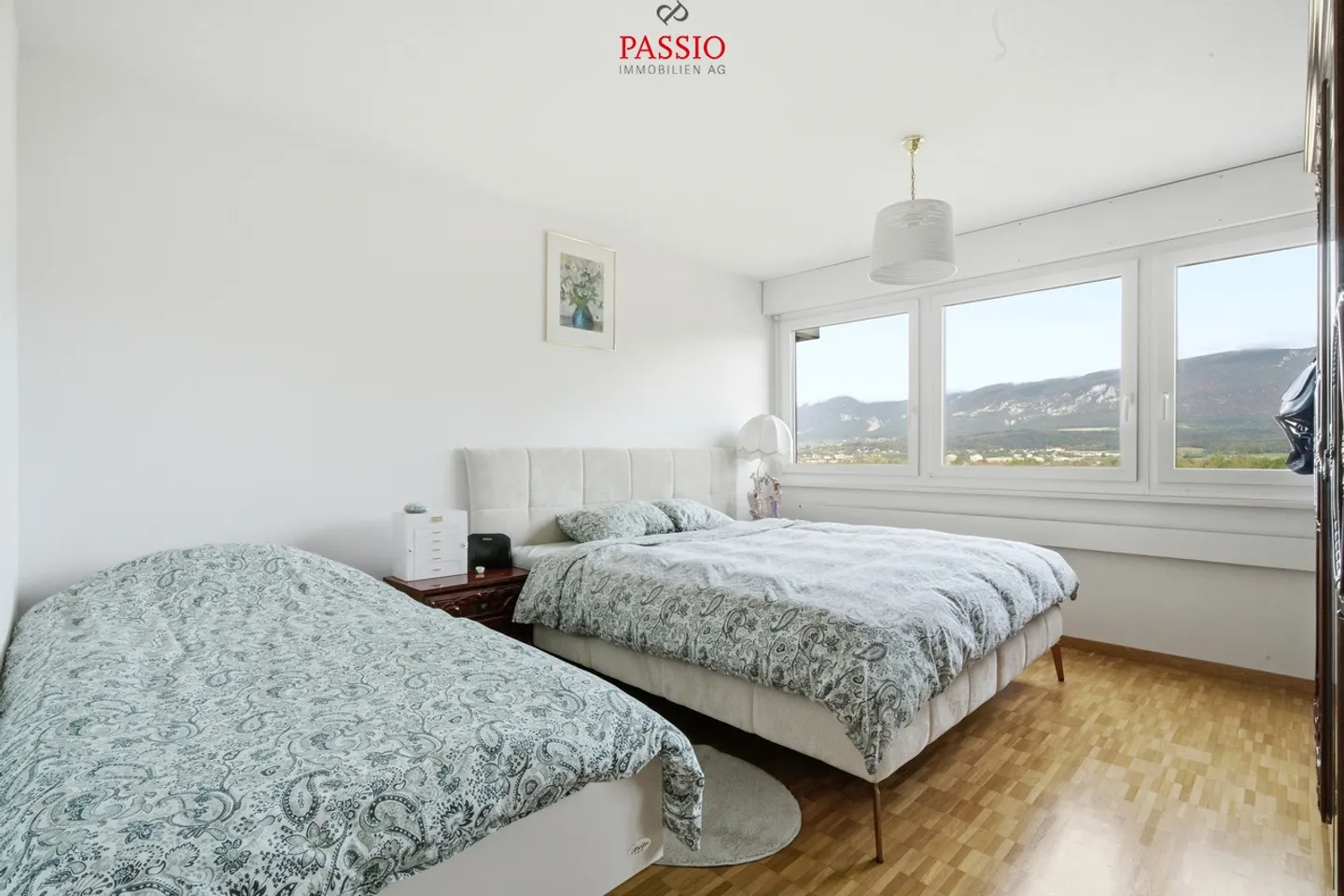 Central & well-maintained 4.5-room apartment with unobstructed views - Photo 8 of 13