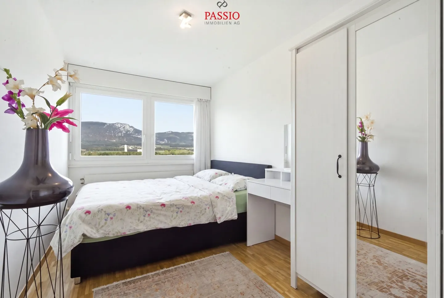 Central & well-maintained 4.5-room apartment with unobstructed views - Photo 9 of 13