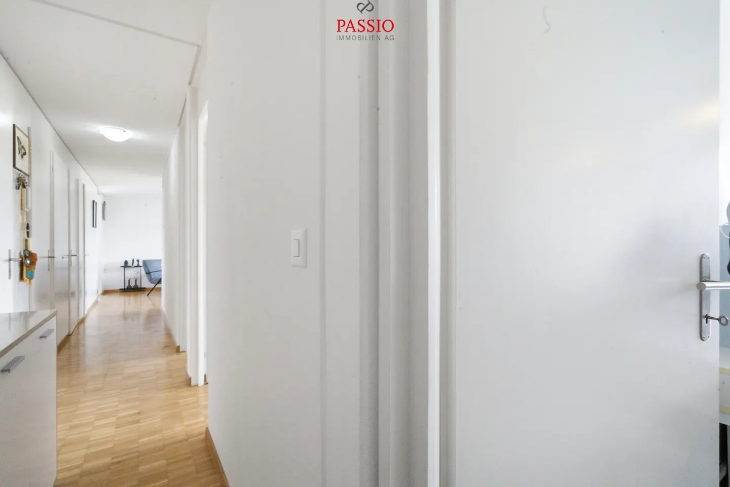 Central & well-maintained 4.5-room apartment with unobstructed views - Photo 11 of 13