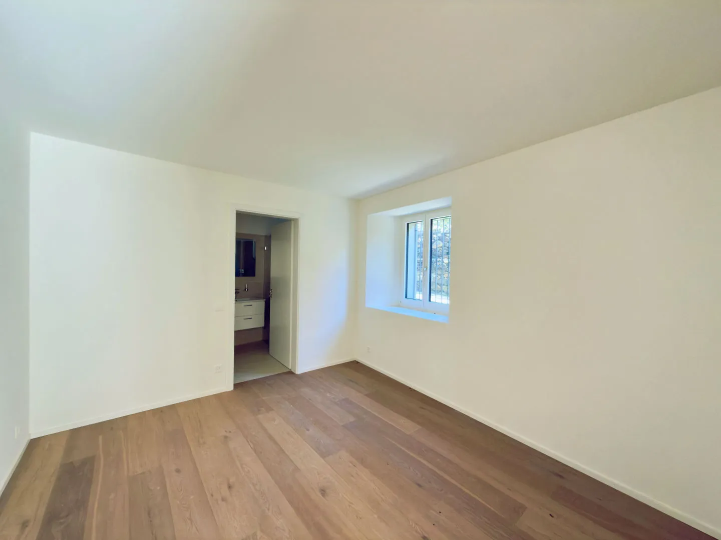 Casa Gatti: Appartamento rinnovato di 3.5 locali al secondo piano | Residenza Gatti: Renovierte 3,5-Zimmer-Wohnung im 1. Stock - Foto 6 di 8