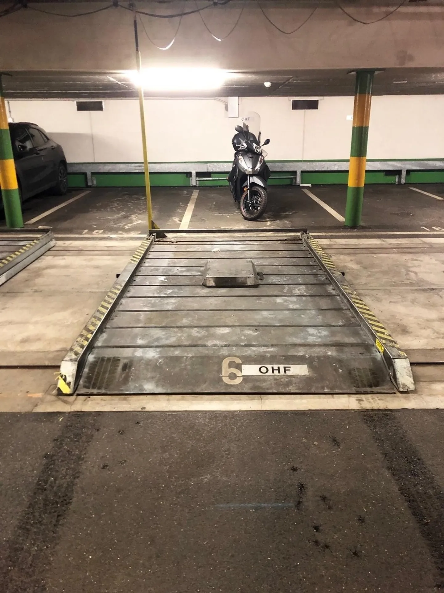 Parkplatz in Zürich - Foto 2 von 5