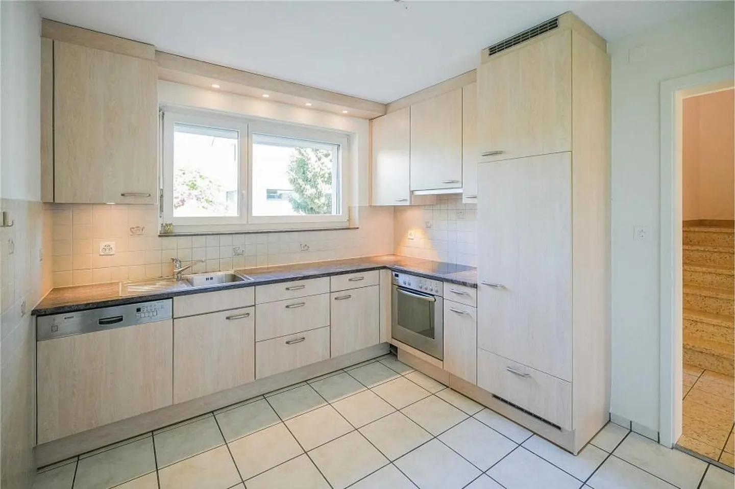 Charming living in a park-like environment: 4.5 room corner townhouse (expandable) - Photo 3 of 13