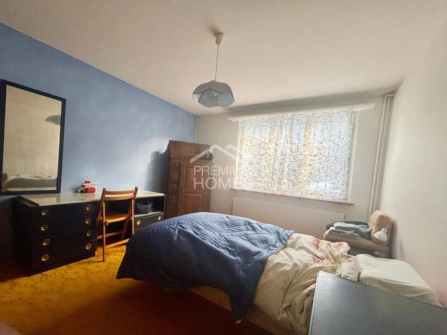 "Jewelry piece seeks refinement" - Photo 4 of 7