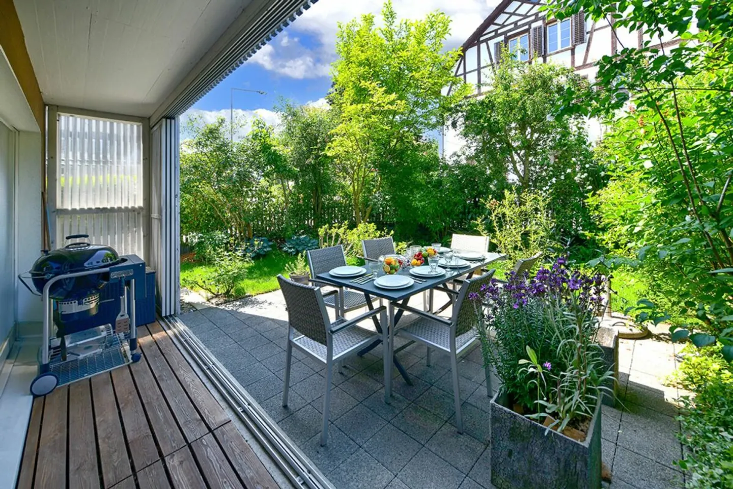 Charming Corner House in Quiet Area - Photo 14 of 23