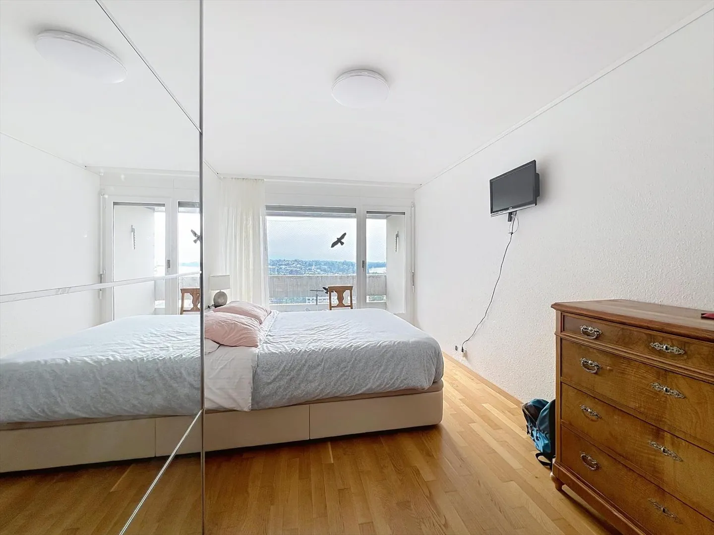 5.5 Rooms | Unmatched View - Photo 5 of 6