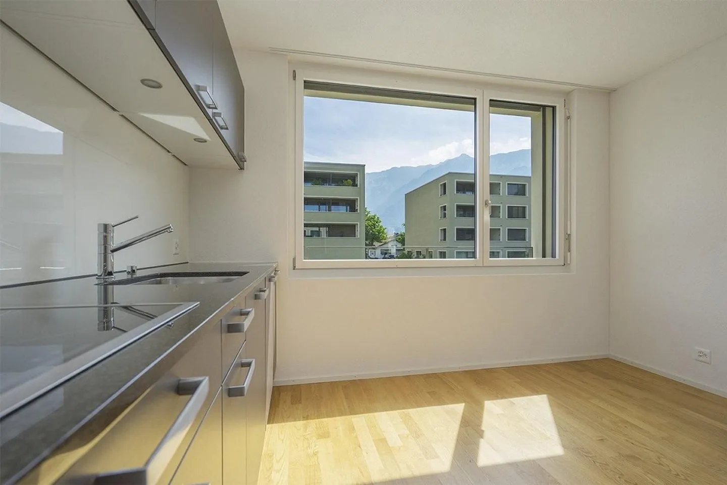 Living with holiday atmosphere - Photo 2 of 7