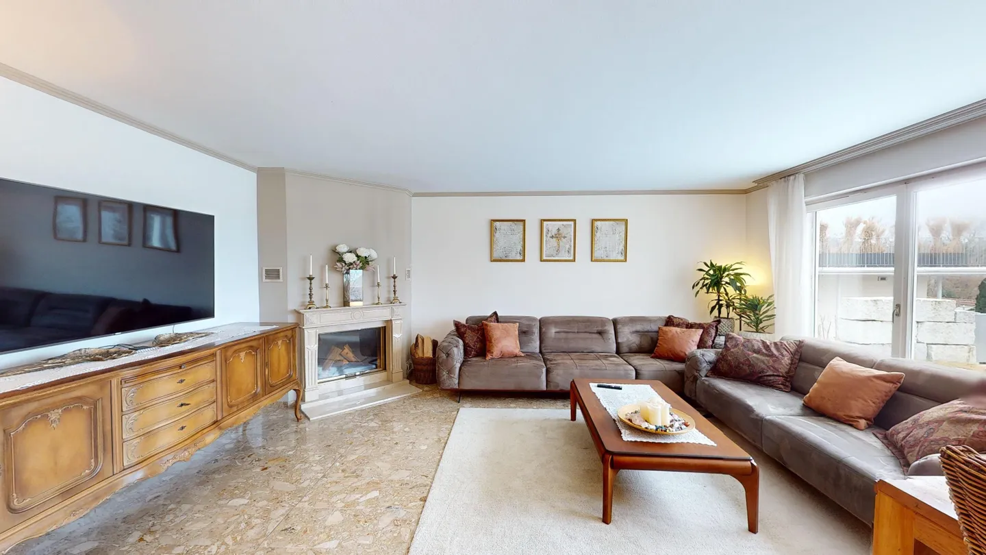Maison familiale spacieuse avec jardin d'hiver - Photo 1 sur 7