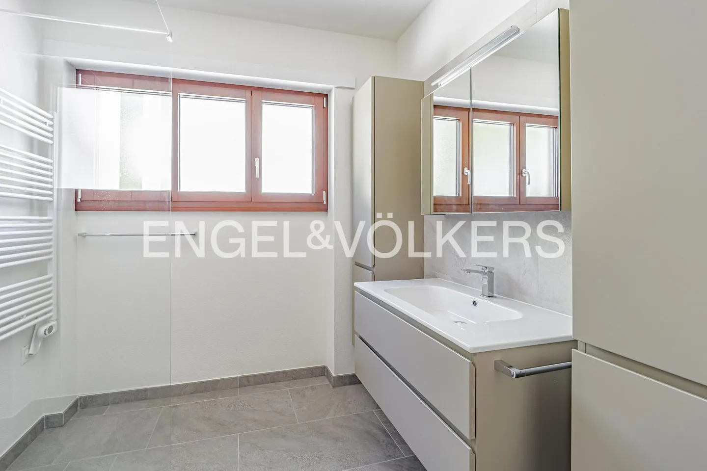 Villa avec de fantastiques espaces extérieurs - Photo 9 sur 13