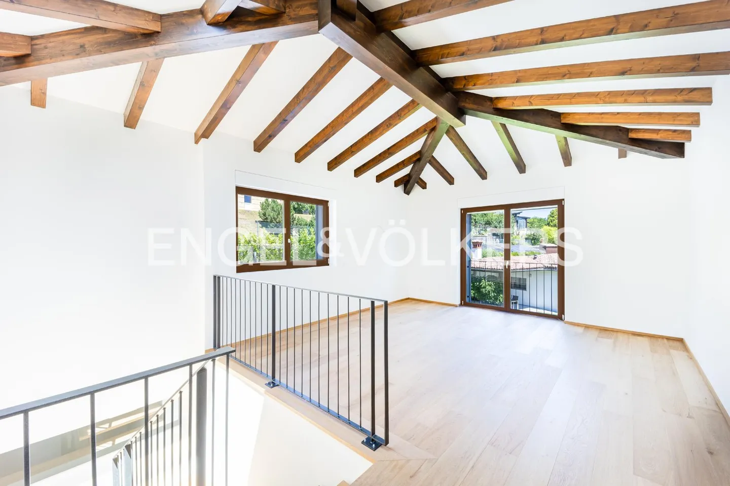 Villa avec de fantastiques espaces extérieurs - Photo 10 sur 13