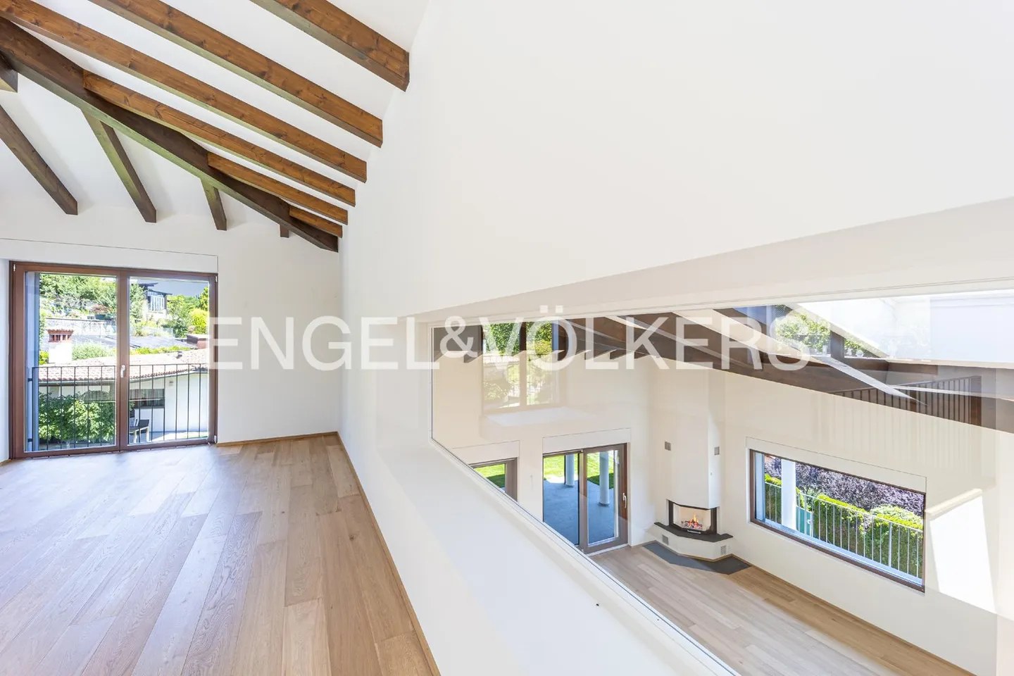 Villa avec de fantastiques espaces extérieurs - Photo 2 sur 13