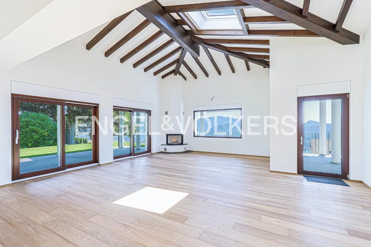 Villa avec de fantastiques espaces extérieurs - Photo 4 sur 13