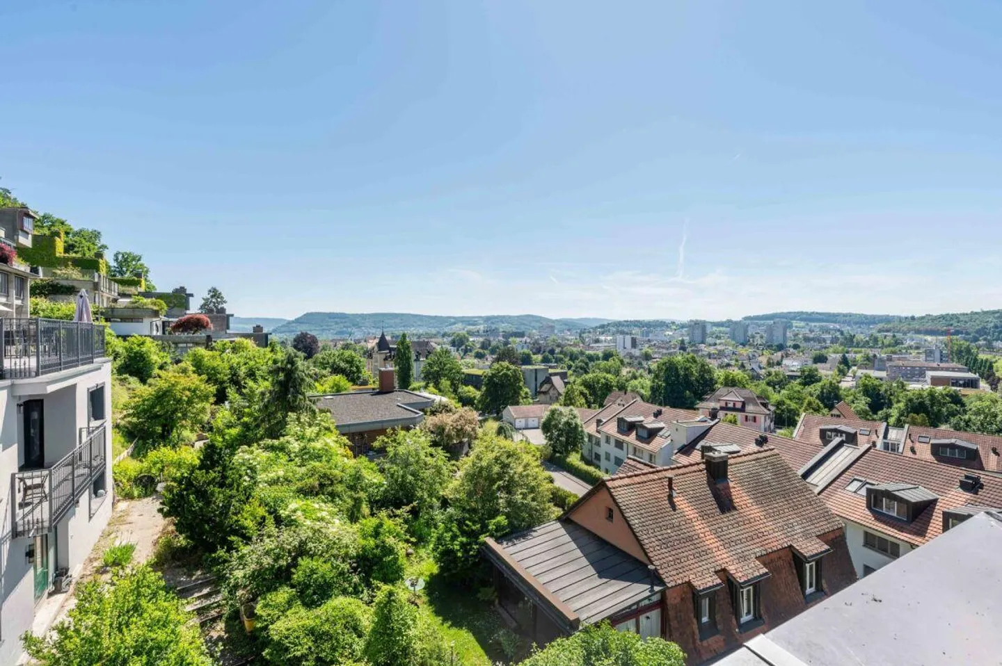 RISERVATO. Casa a terrazza ben tenuta di 5,5 stanze, altezza dei locali 2,80 metri, sul Bruggerberg con la migliore vista panoramica - Foto 20 di 22