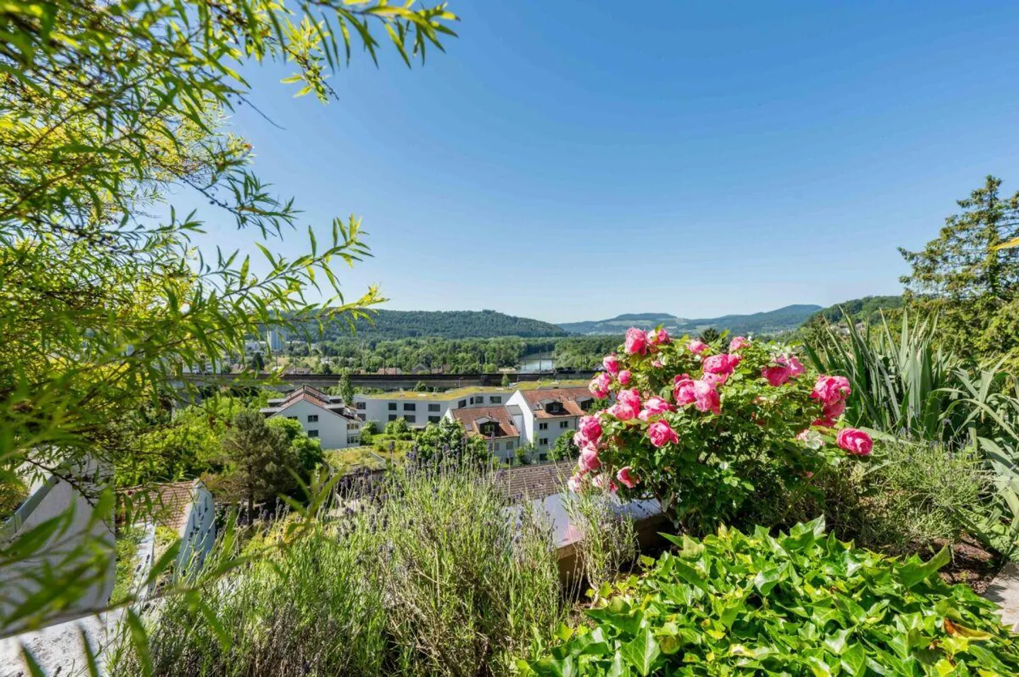 RISERVATO. Casa a terrazza ben tenuta di 5,5 stanze, altezza dei locali 2,80 metri, sul Bruggerberg con la migliore vista panoramica - Foto 21 di 22