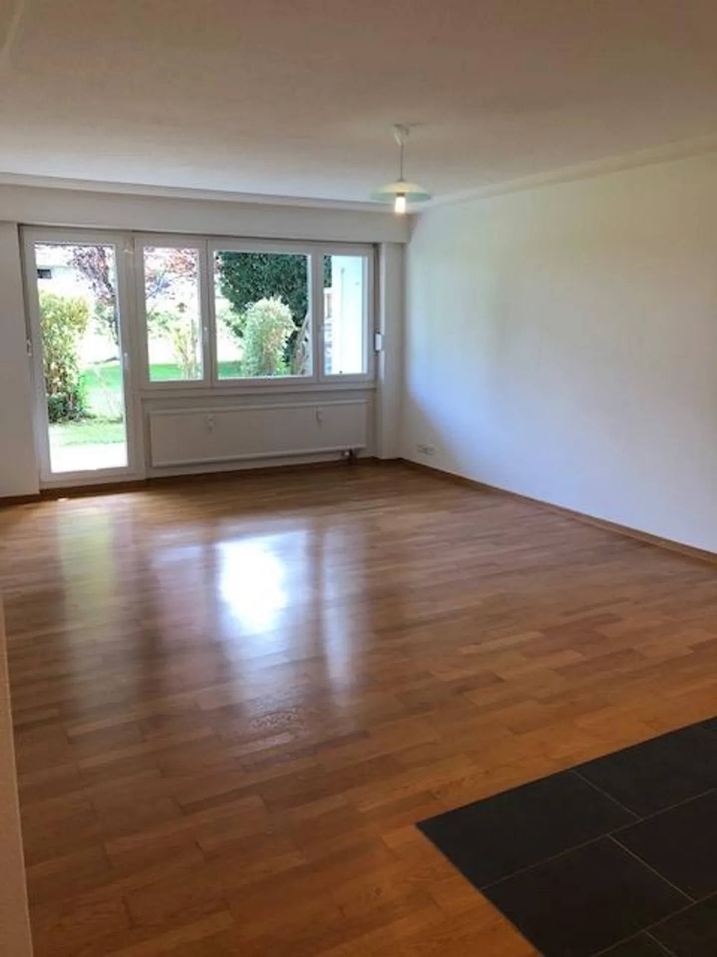 Appartement 2 pièces avec coin salon dans le jardin et vue panoramique - Photo 8 sur 9