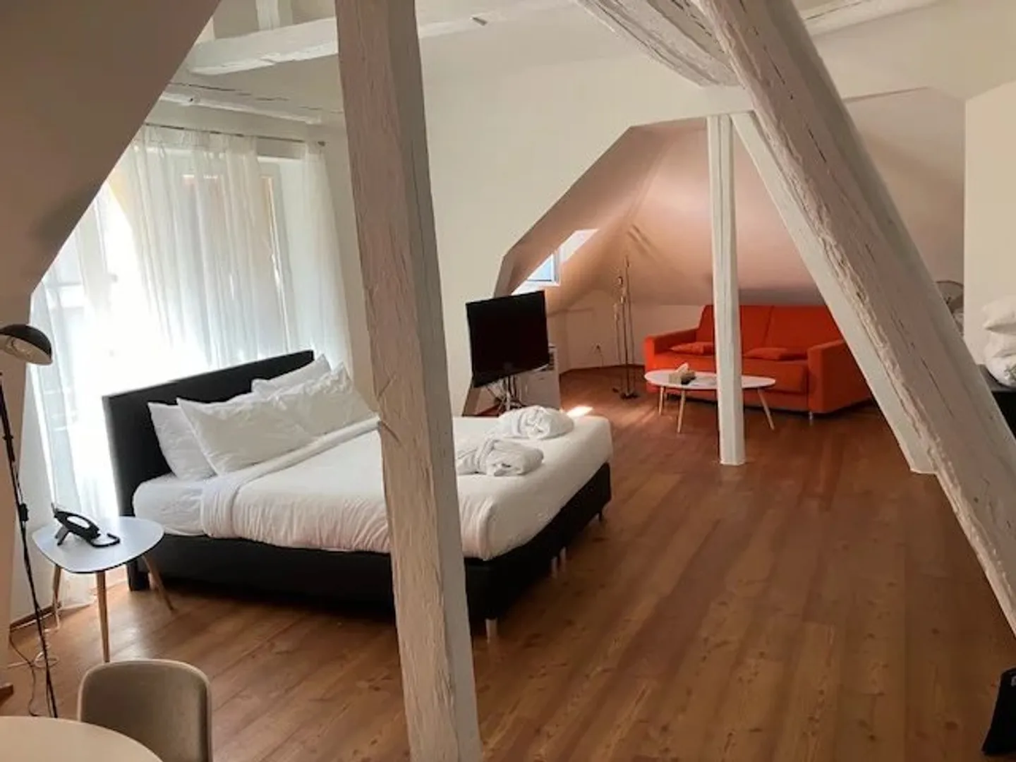 Immeuble de rendement rénové au coeur de Montreux, à côté du Palace - Photo 1 sur 12