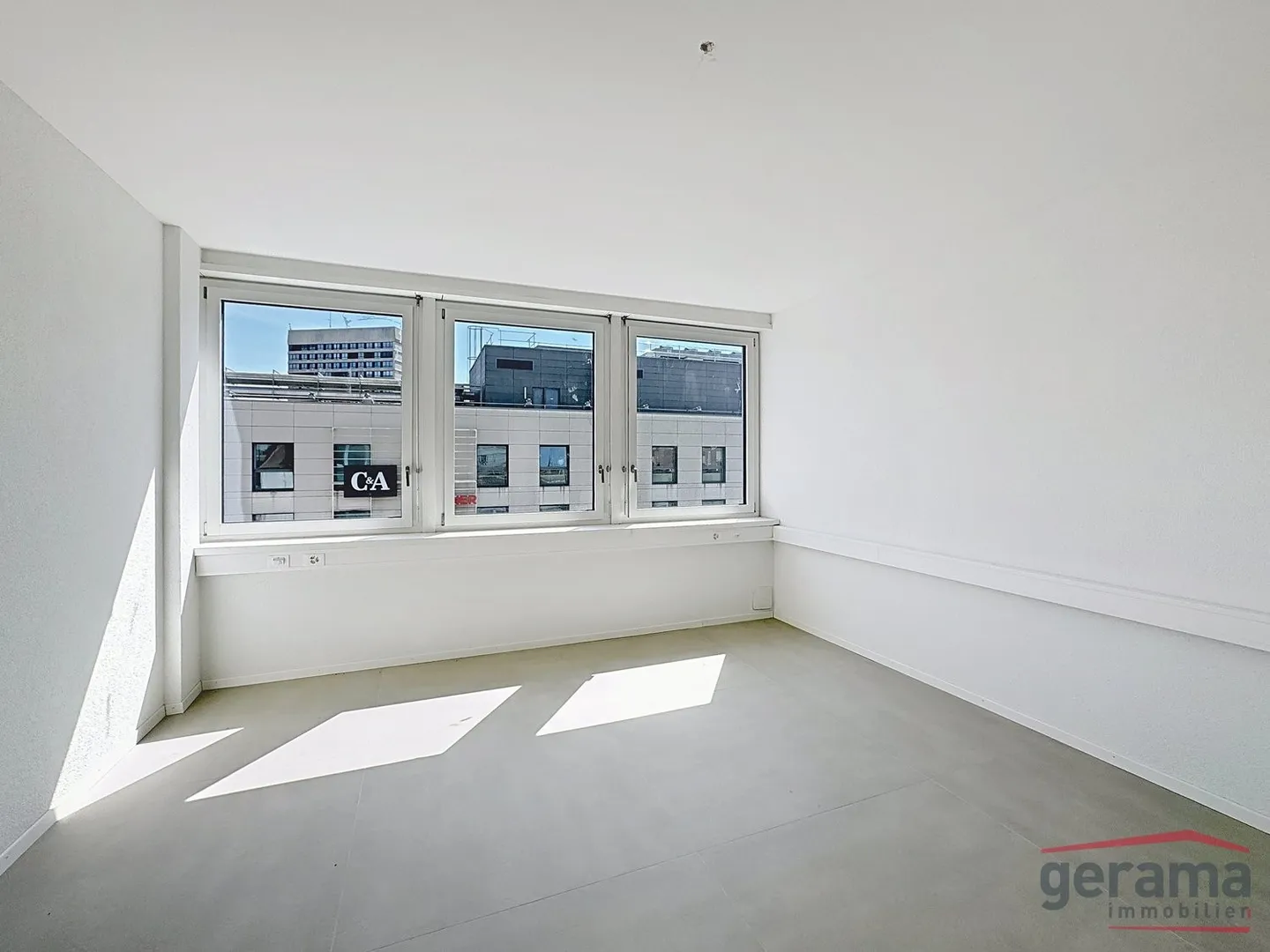 Superficie completamente rinnovata di 189 m² in affitto - Foto 3 di 6