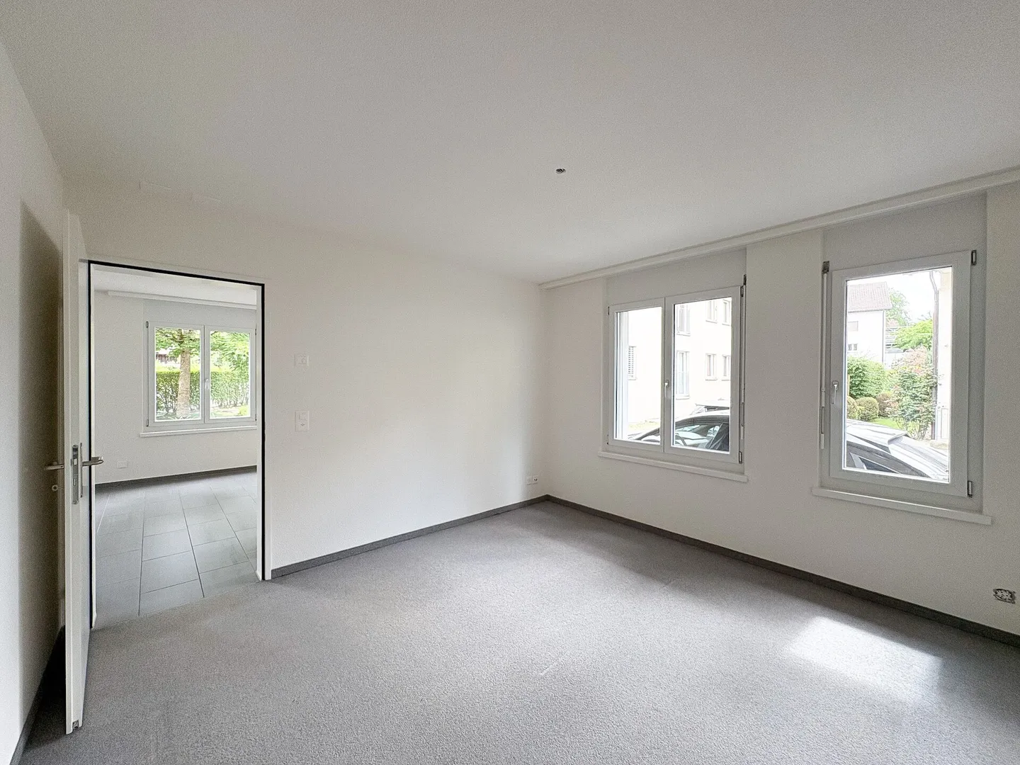 2.5-room ground floor apartment with garden seating area - Photo 5 of 7