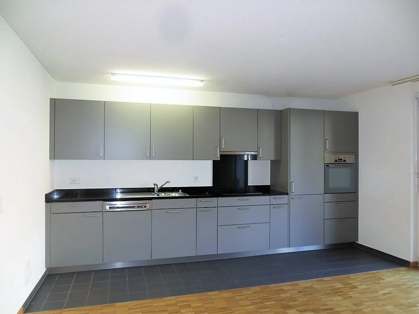 Charming 2.5-Room Apartment - Photo 4 of 5