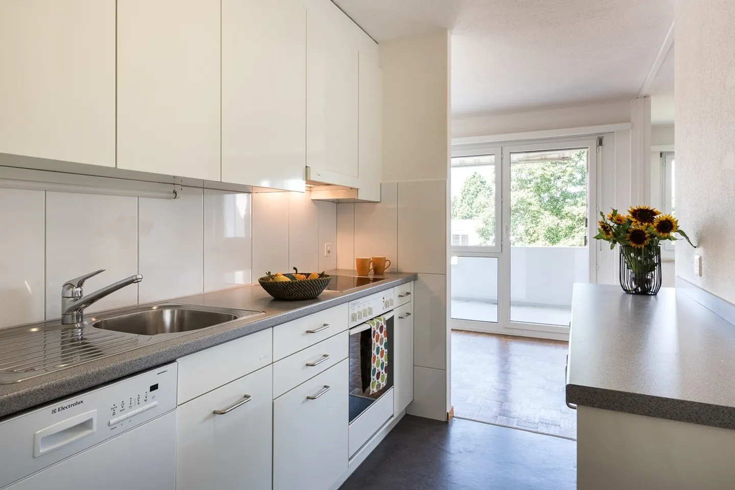 Geräumige Wohnung in ruhiger Lage - Foto 2 von 6