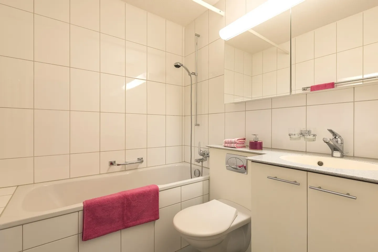 Geräumige Wohnung in ruhiger Lage - Foto 3 von 6