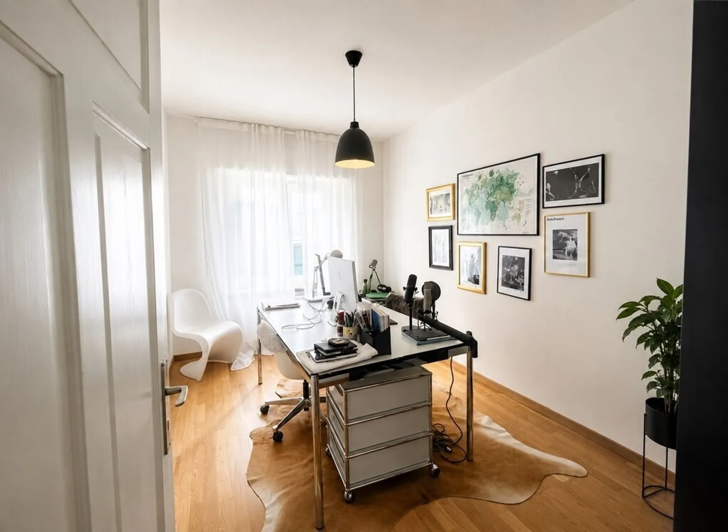 Appartement lumineux de 4,5 pièces dans un emplacement central à Saint-Gall - Photo 2 sur 9