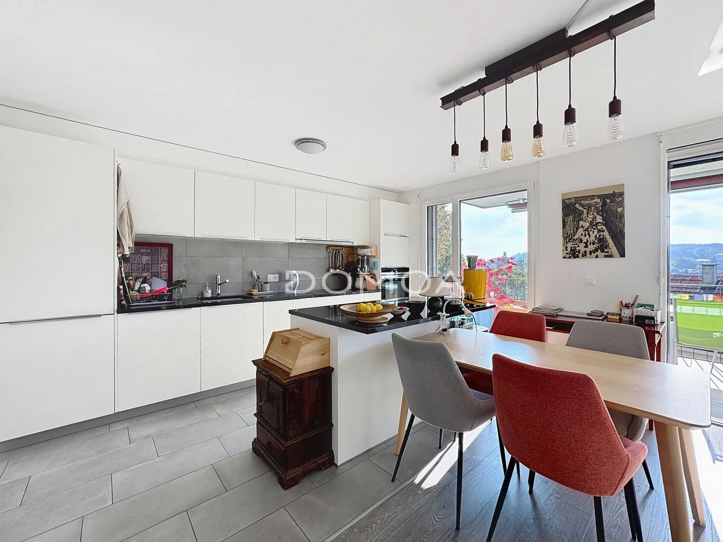 Helles 3,5-Zimmer-Wohnung mit großem Balkon - Foto 3 von 8