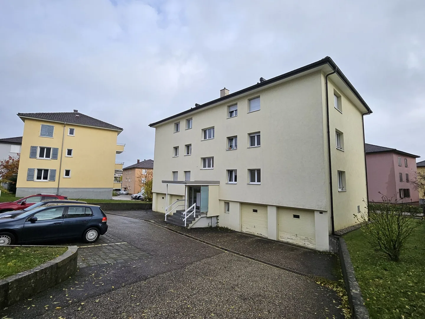 Geräumige 4,5-Zimmer-Wohnung im 1. Stock - Foto 1 von 11