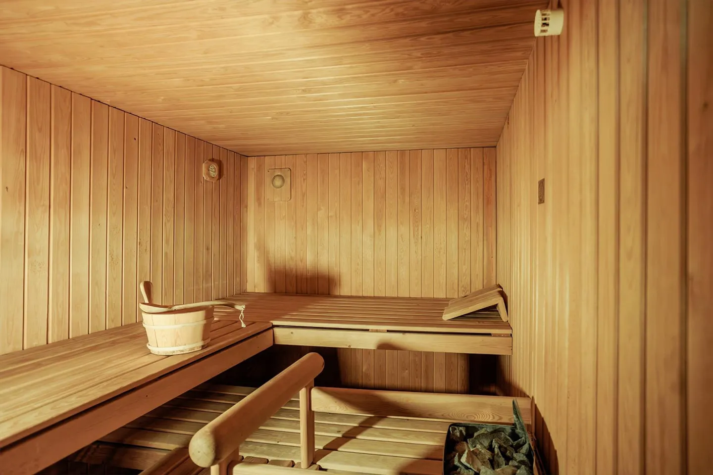 Holiday Jewel with Sauna & View | in the Village Center of Flims - Photo 11 of 15