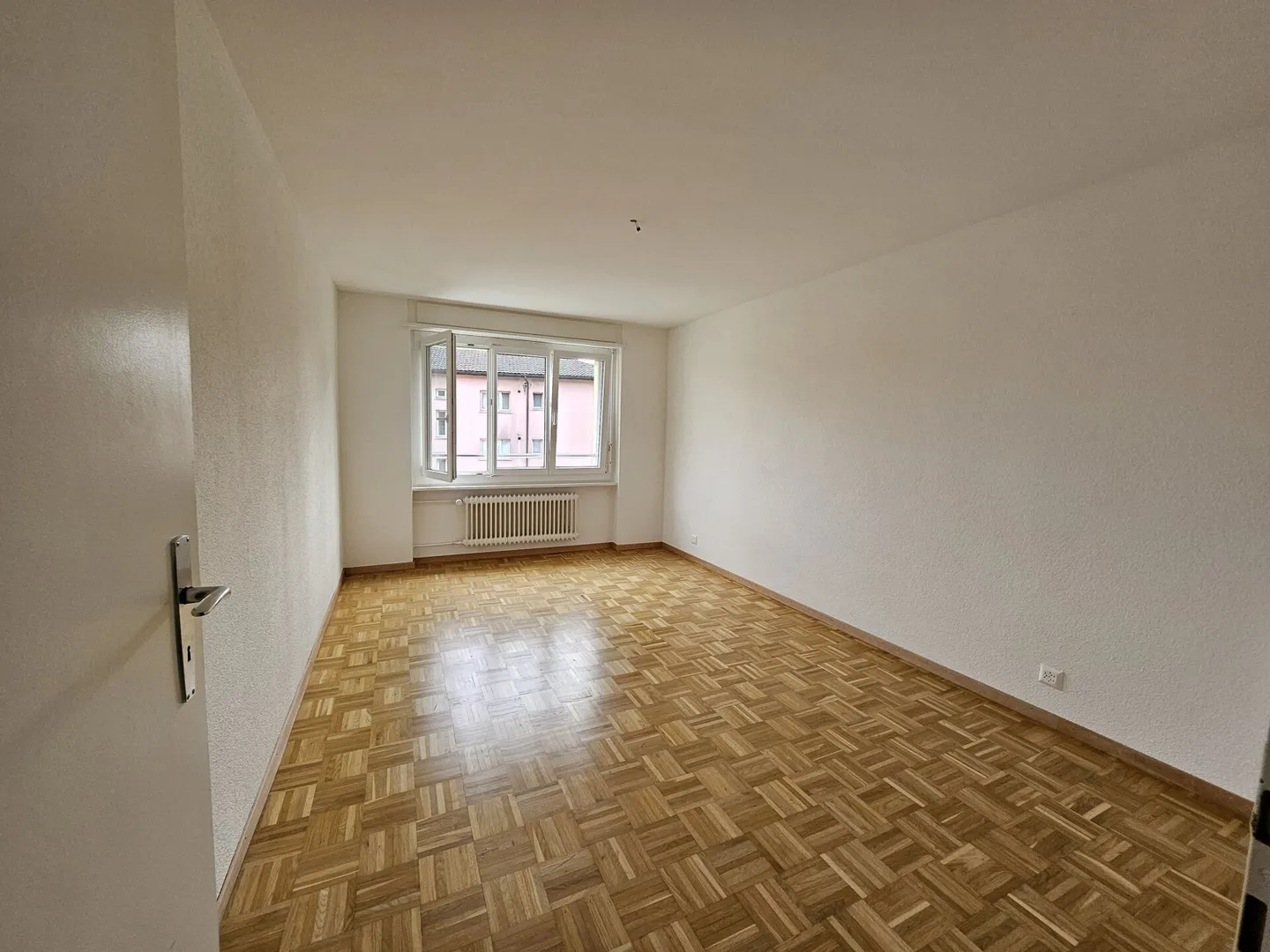 Geräumige 4,5-Zimmer-Wohnung im 1. Stock - Foto 9 von 11