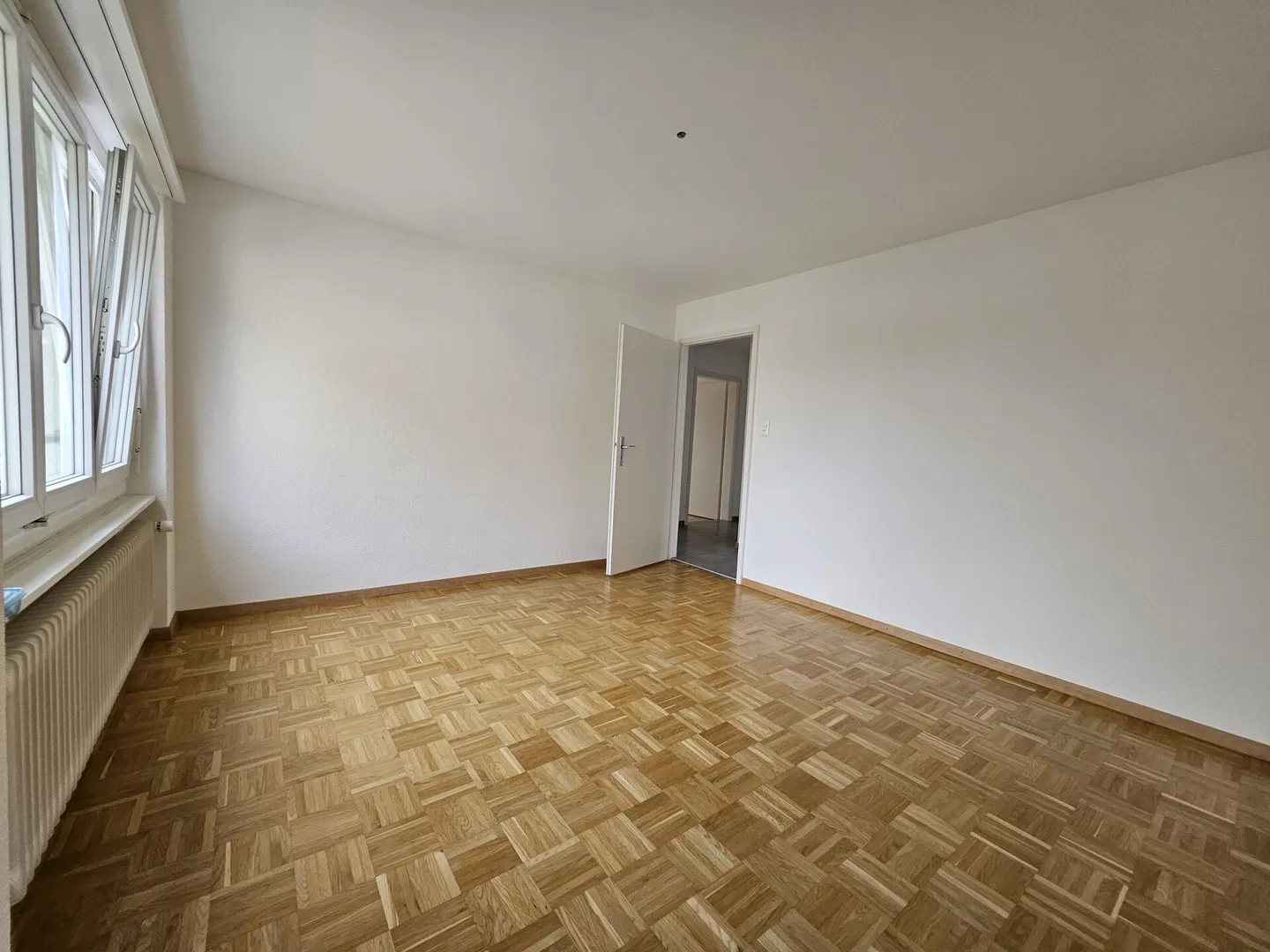Geräumige 4,5-Zimmer-Wohnung im 1. Stock - Foto 8 von 11