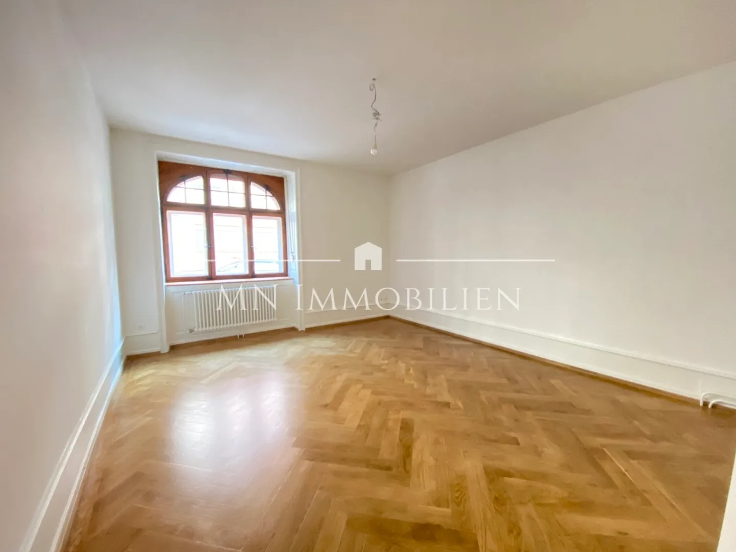 Exclusive Ground-Floor Apartment - Photo 3 of 4