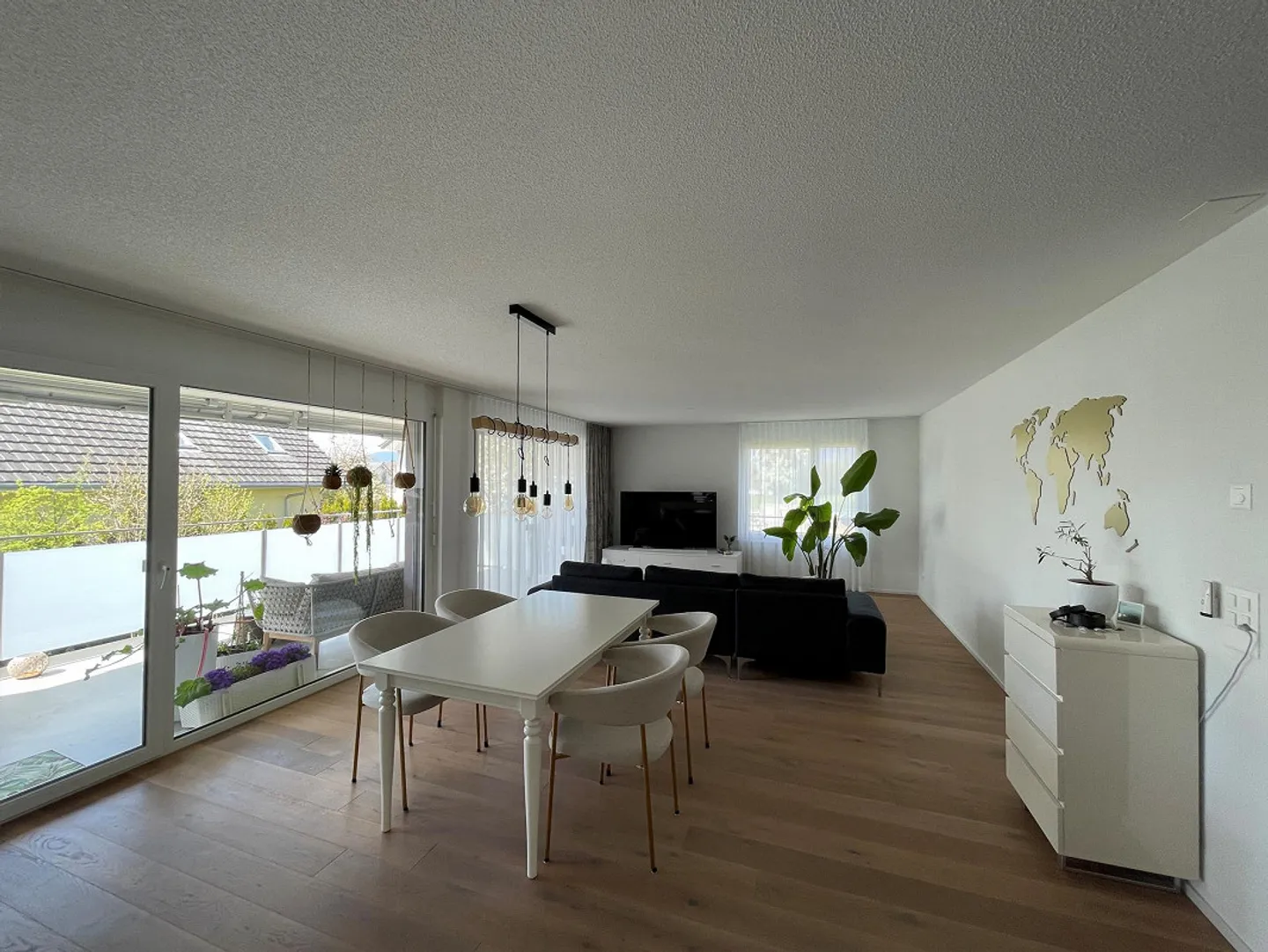 Helle 4.5-Zimmer-Wohnung mit Terrasse - Foto 3 von 16