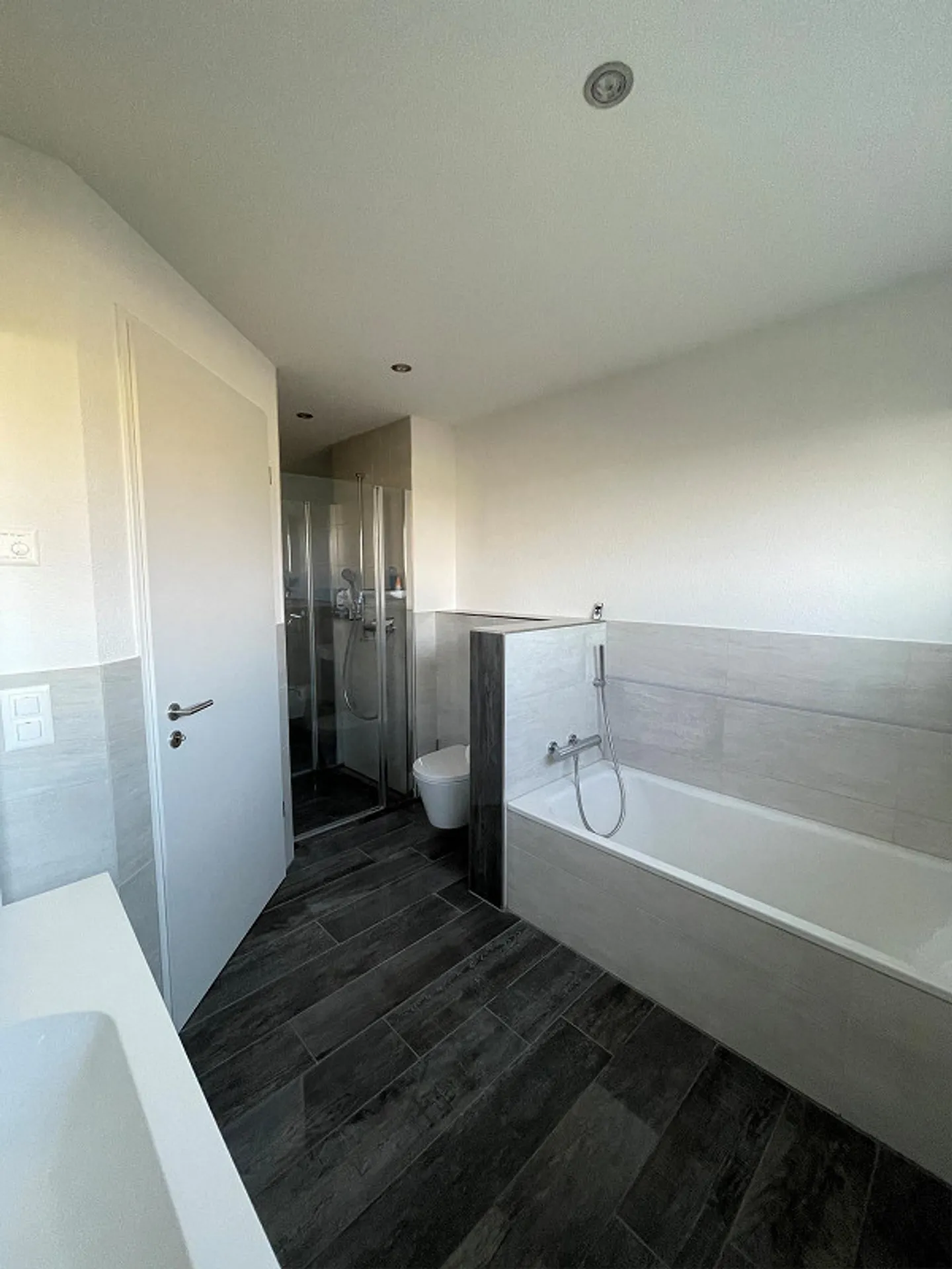 Helle 4.5-Zimmer-Wohnung mit Terrasse - Foto 8 von 16