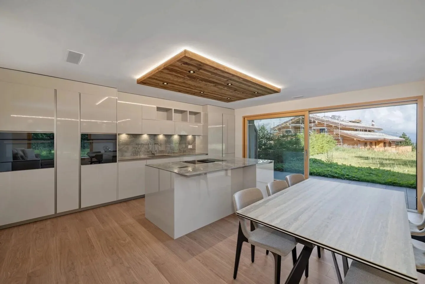 Luxuriöse Gartenwohnung am Rande des Golfplatzes in Crans-Montana - Foto 4 von 7