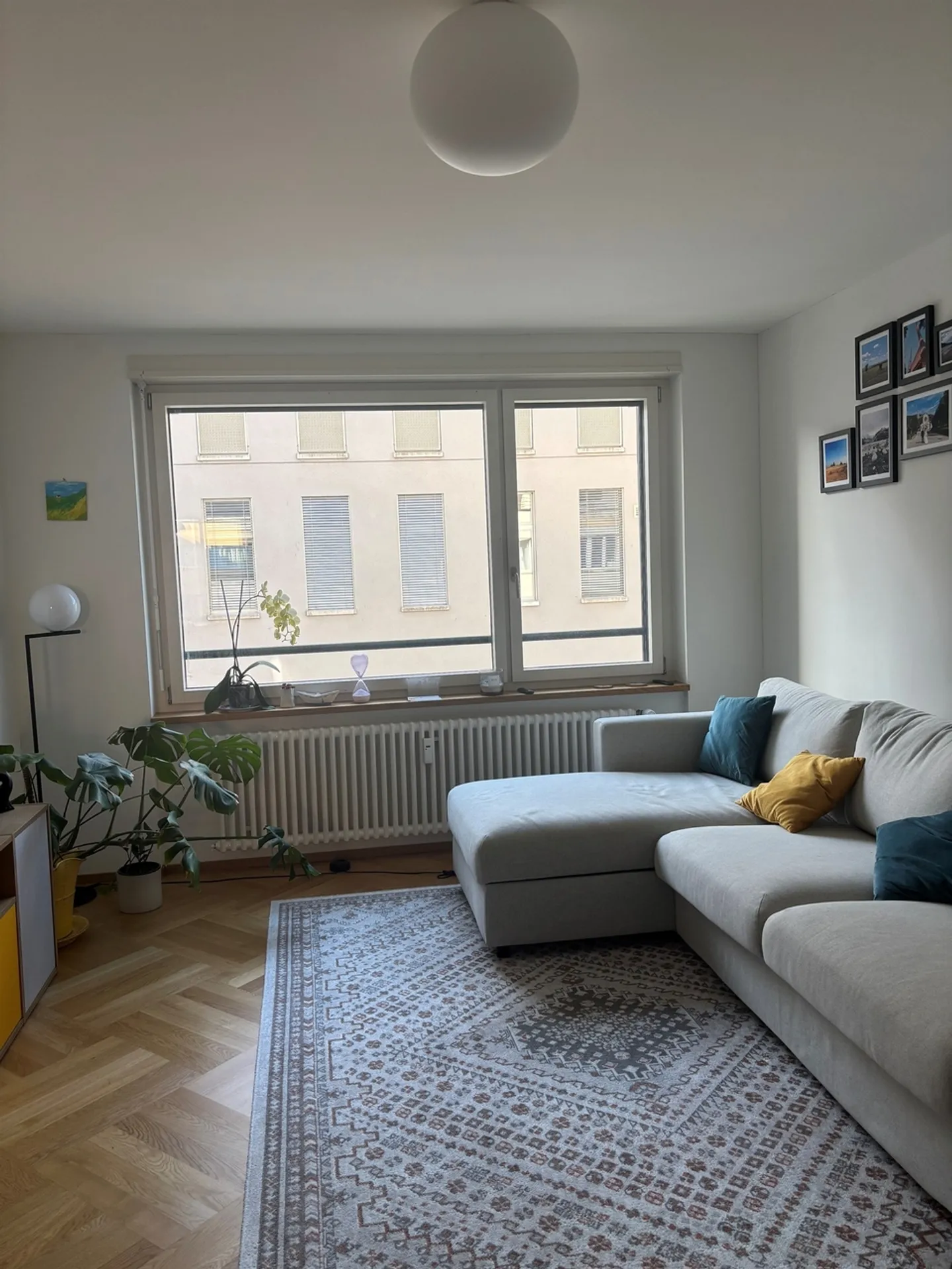 Renovated apartment in a central residential area - Photo 3 of 9