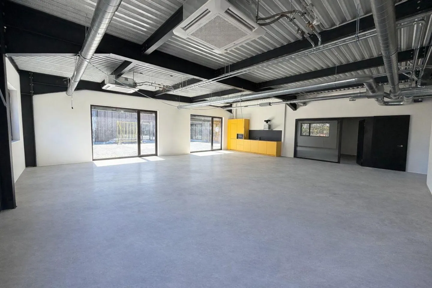 New Commercial Space in Minergie P - Photo 1 of 3