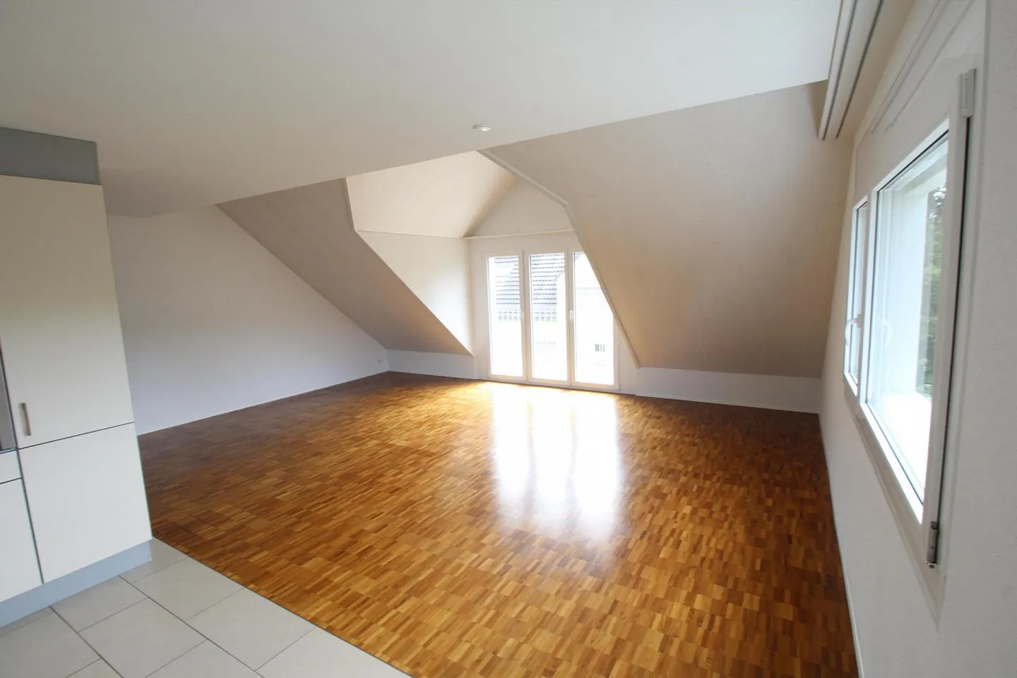 Helle 3.5-Zimmerwohnung mit Balkon - Foto 6 von 13