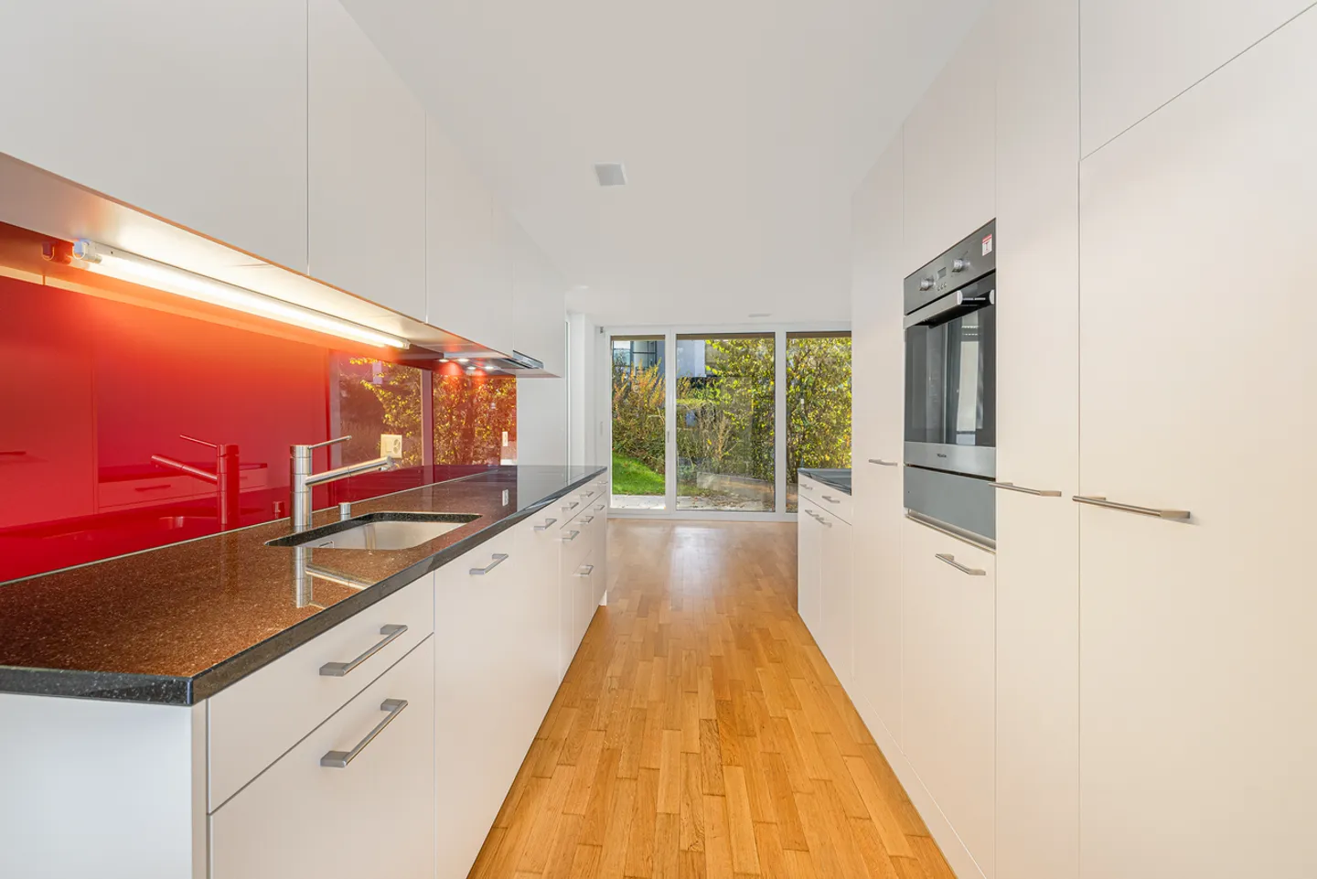 Spacious 4.5-Room Apartment - Photo 2 of 13