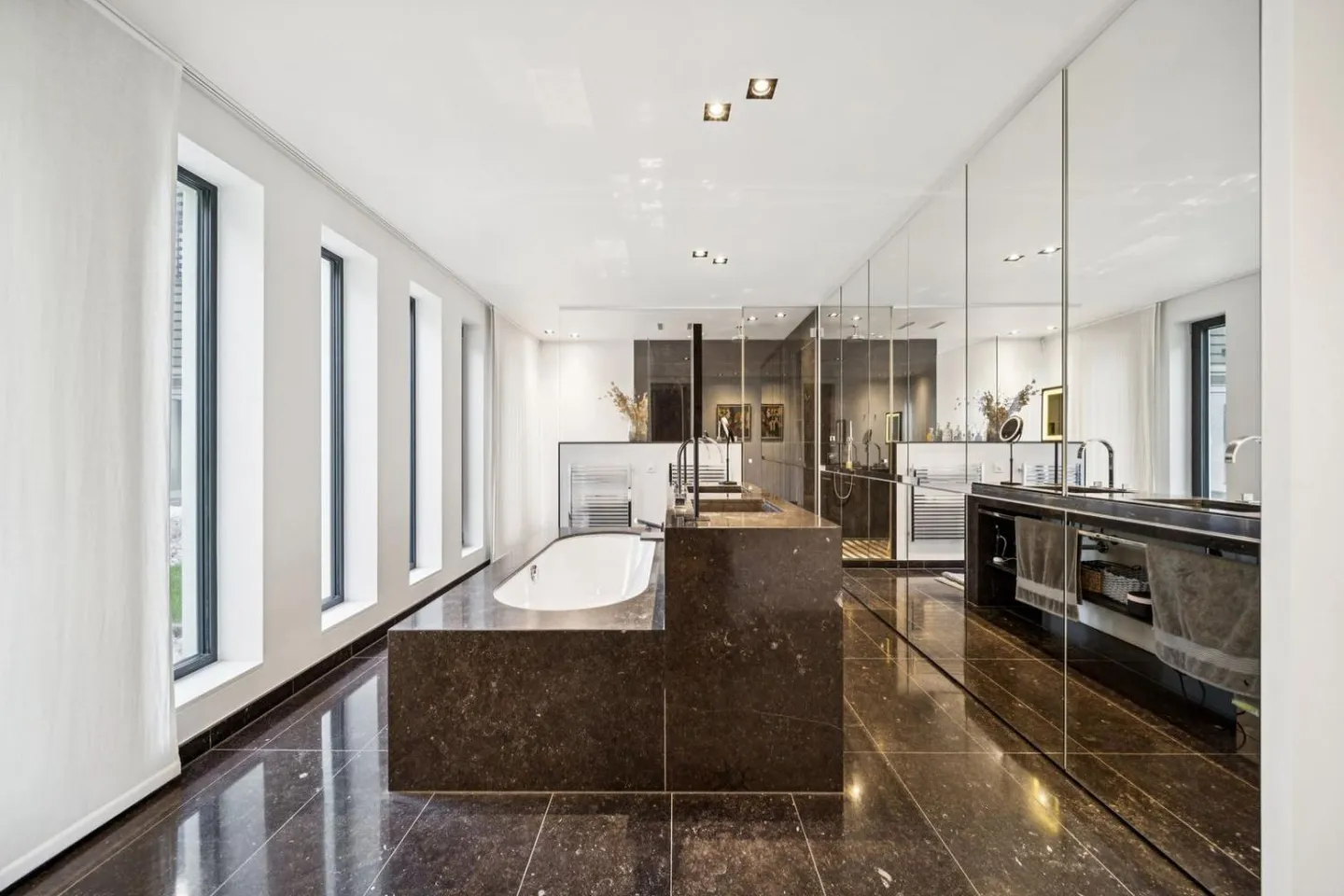 Proprietà Eccezionale con Architettura Contemporanea - Foto 8 di 13