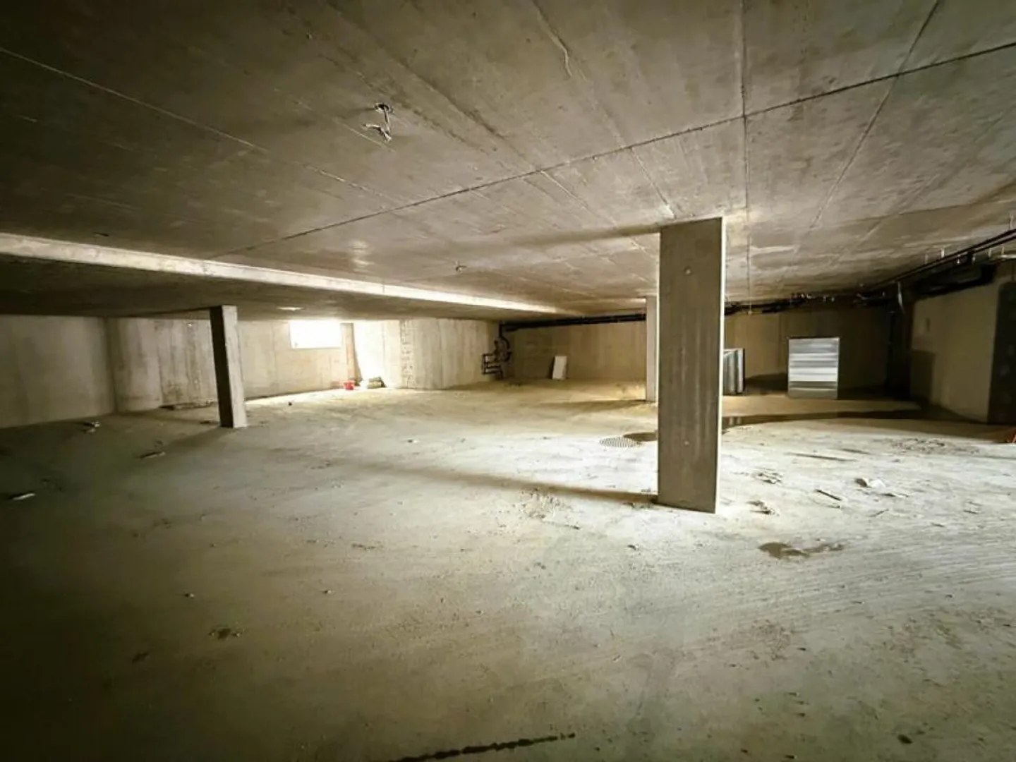 Parking spaces for rent - Photo 7 of 9